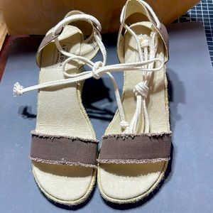 BRAND NEW !!! Never worn platforms.